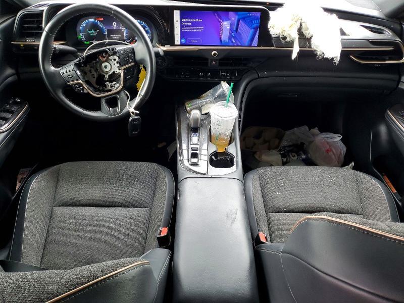 2024 TOYOTA CROWN XLE — Фото 8 из 12