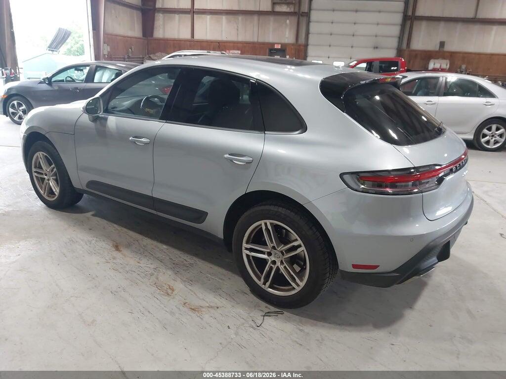 WP1AA2A5XRLB12922 2024 PORSCHE MACAN photo no. 3