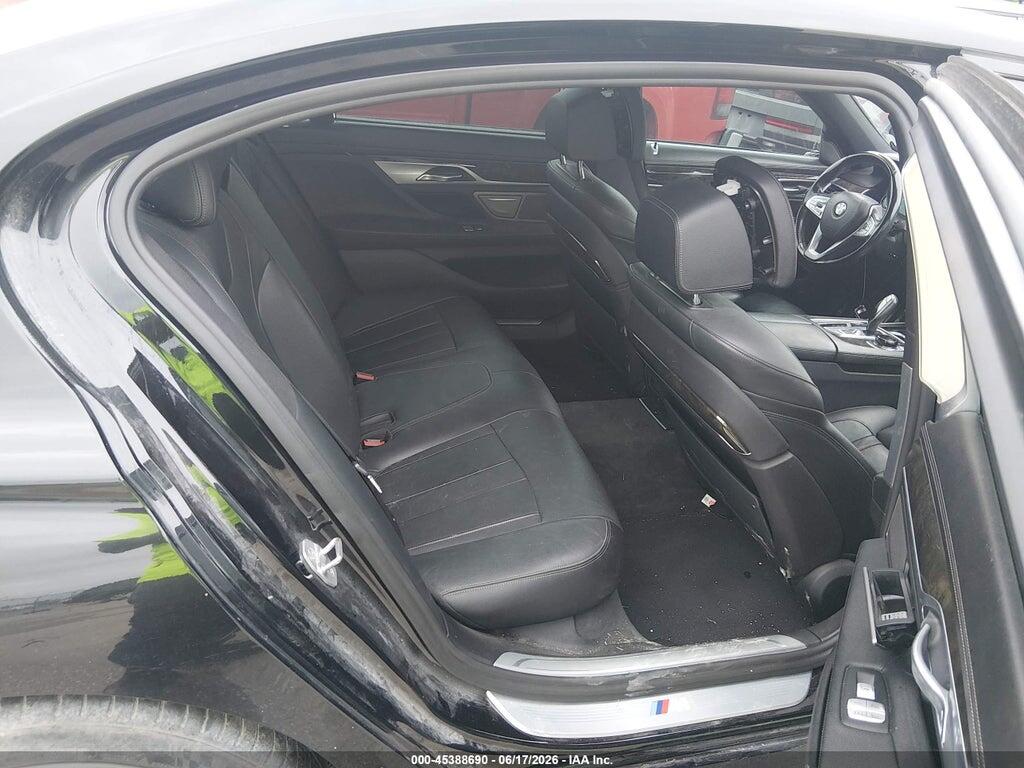 WBA7E2C58JG742011 2018 BMW 740I photo no. 8