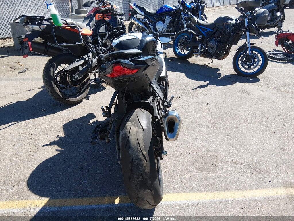 ML5EXEP13SDAD9750 2025 KAWASAKI EX650 photo no. 6