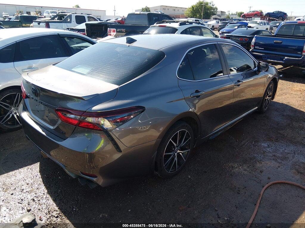 4T1G11AK2MU490758 2021 TOYOTA CAMRY photo no. 4
