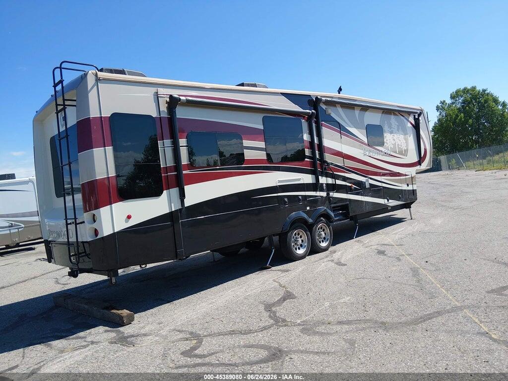 4V0FC3920FR005085 2015 CROSSROADS REDWOOD 39MB photo no. 4
