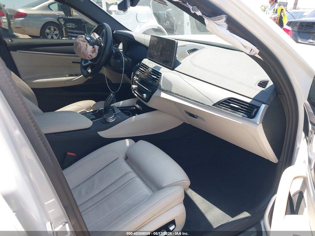 WBA13BK05NCJ62066 2022 BMW M550 photo no. 5