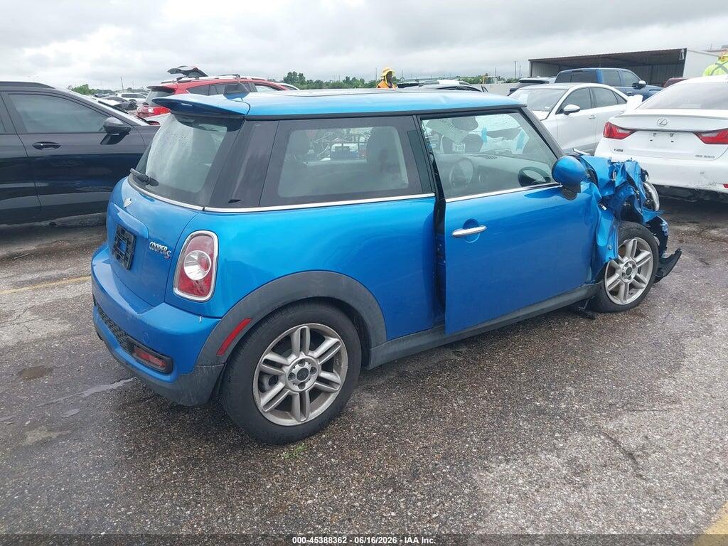 WMWSV3C50BTY13016 2011 MINI COOPER S photo no. 4