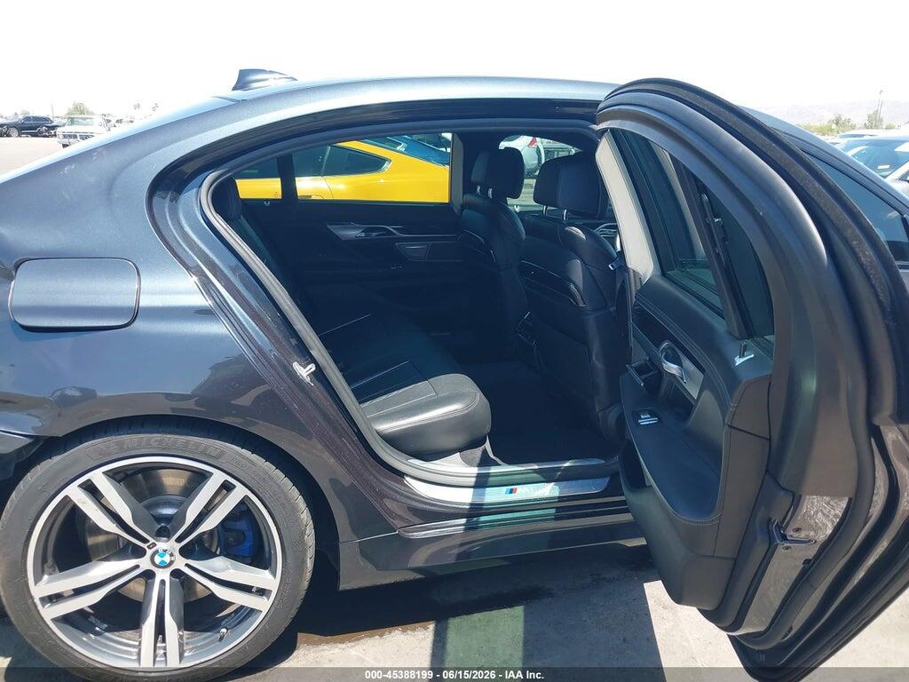 WBA7F0C54JGM22590 2018 BMW 7 SERIES photo no. 8