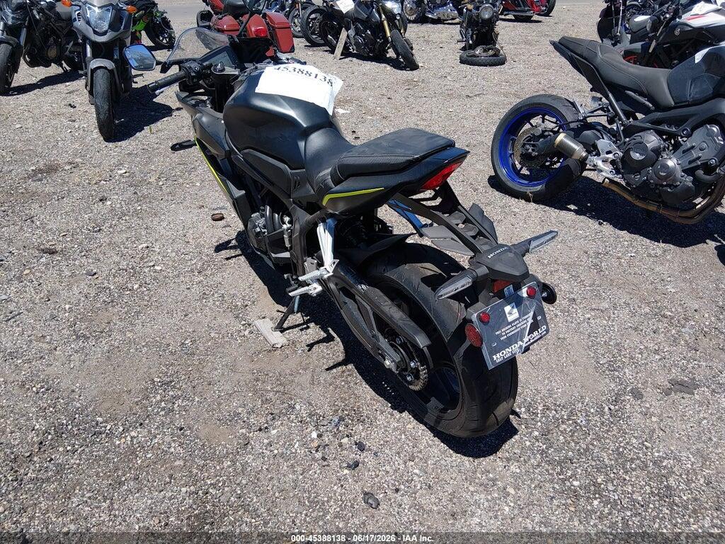 MLHRH1556T5200976 2026 HONDA CBR650 photo no. 3