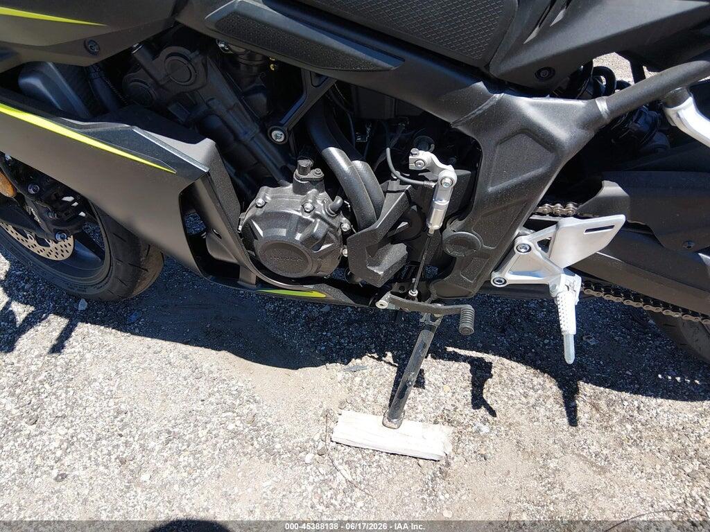 MLHRH1556T5200976 2026 HONDA CBR650 photo no. 9
