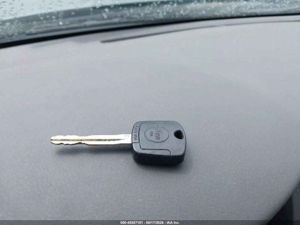 2T1BR32E05C447496 2005 TOYOTA COROLLA photo no. 11