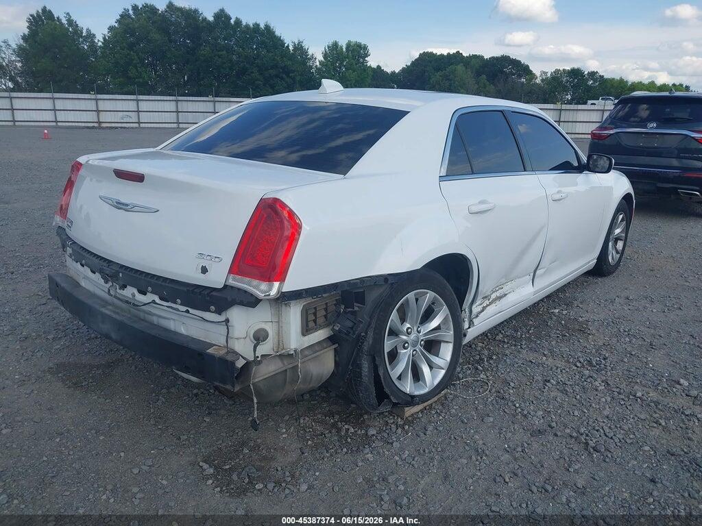 2C3CCAAG5GH212456 2016 CHRYSLER 300 photo no. 4