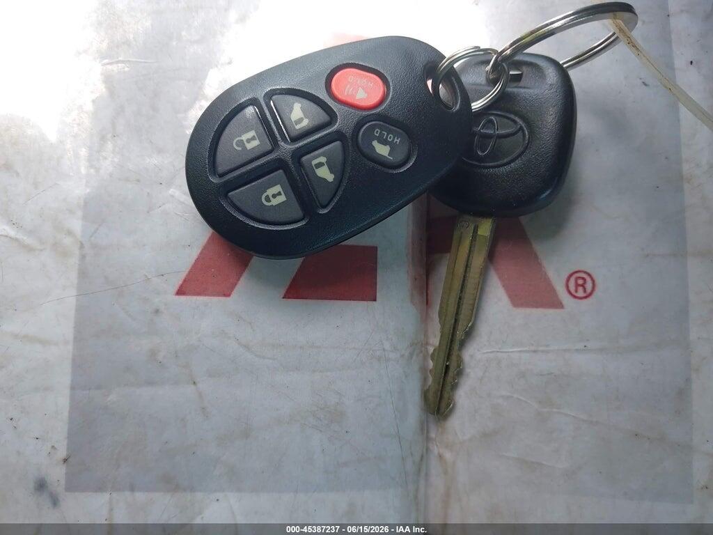 5TDYK3DC0BS028755 2011 TOYOTA SIENNA photo no. 11