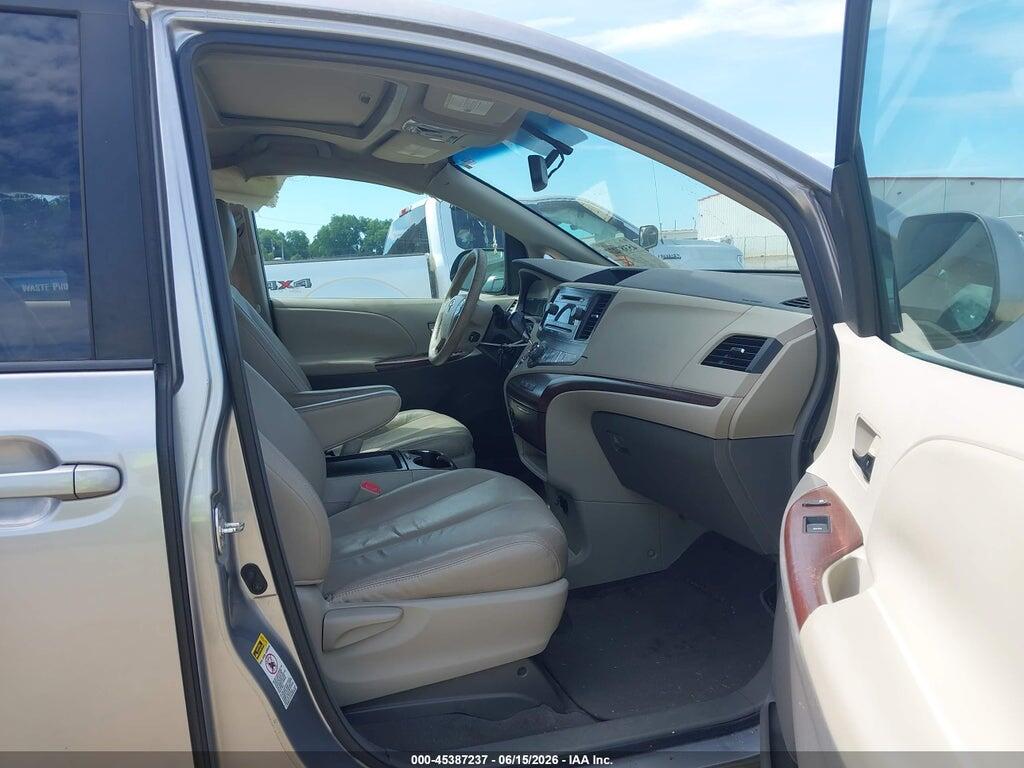 5TDYK3DC0BS028755 2011 TOYOTA SIENNA photo no. 5