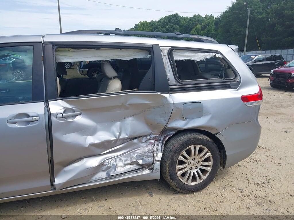 5TDYK3DC0BS028755 2011 TOYOTA SIENNA photo no. 6