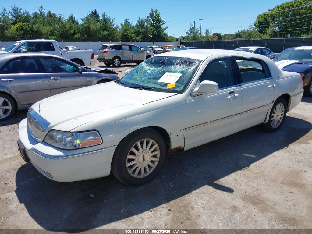 1LNHM82W93Y653371 2003 LINCOLN TOWN CAR photo no. 2