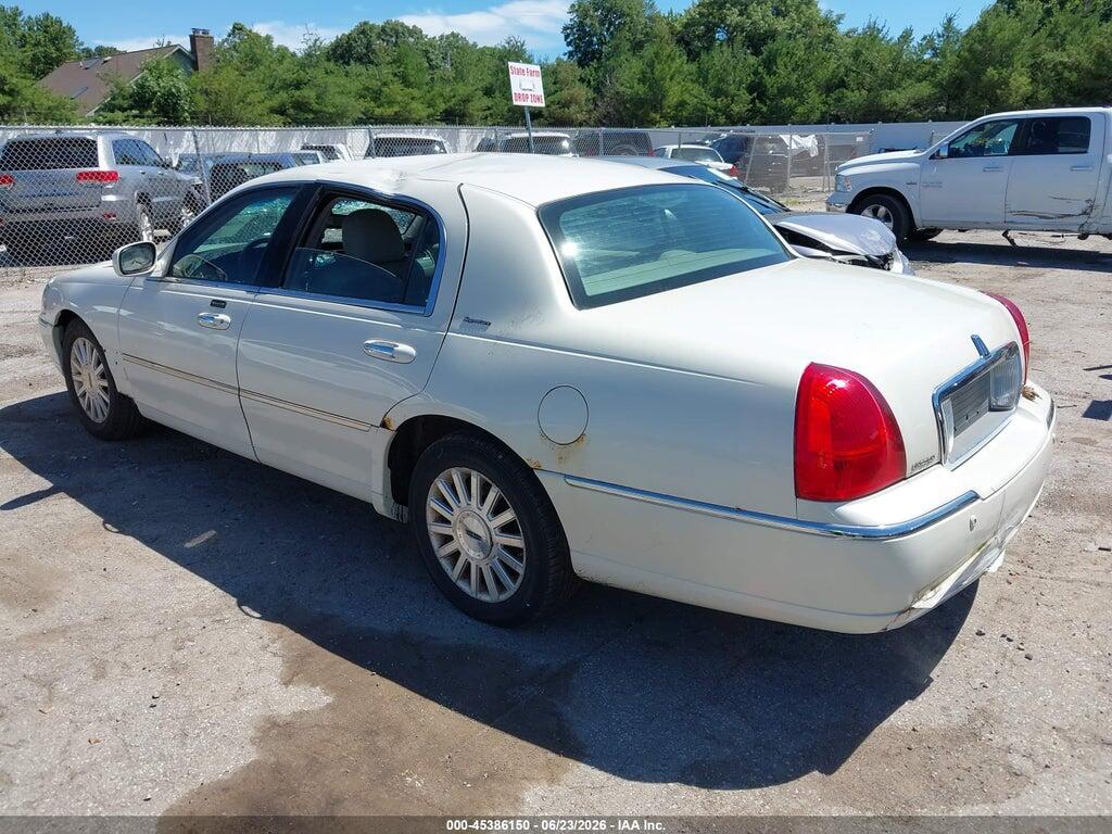 1LNHM82W93Y653371 2003 LINCOLN TOWN CAR photo no. 3