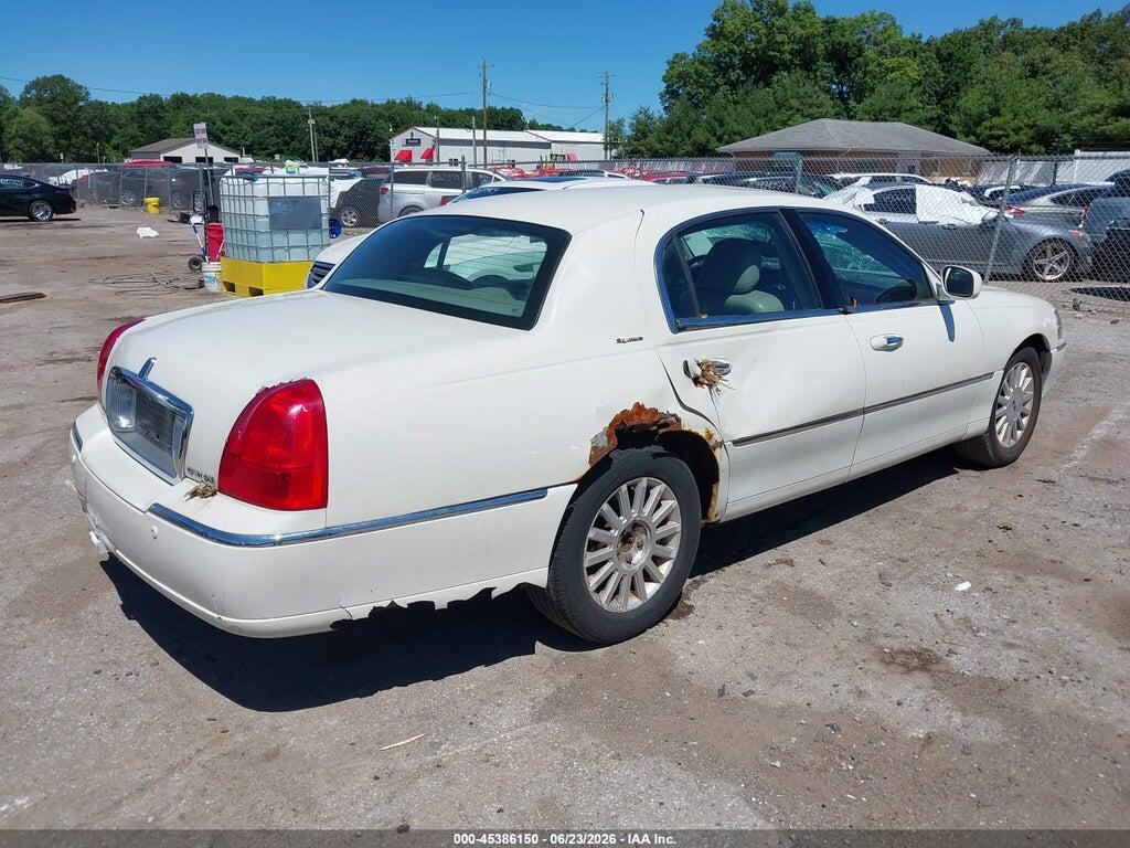 1LNHM82W93Y653371 2003 LINCOLN TOWN CAR photo no. 4