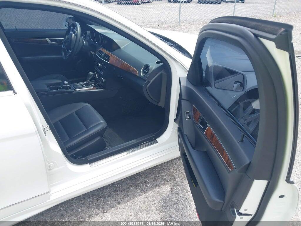 WDDGF8AB8EA968155 2014 MERCEDES-BENZ C 300 photo no. 5