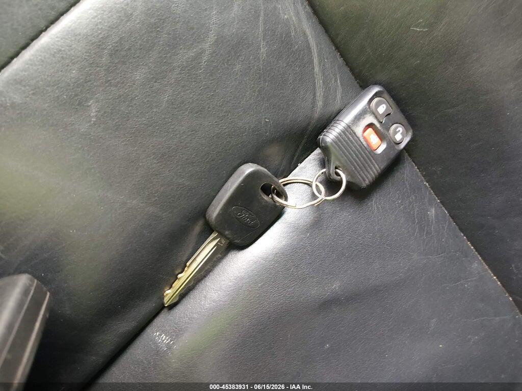 1FMCU94143KA72218 2003 FORD ESCAPE photo no. 11