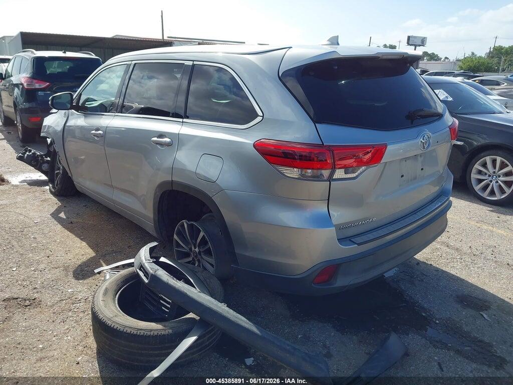 5TDKZRFH2HS512447 2017 TOYOTA HIGHLANDER photo no. 3