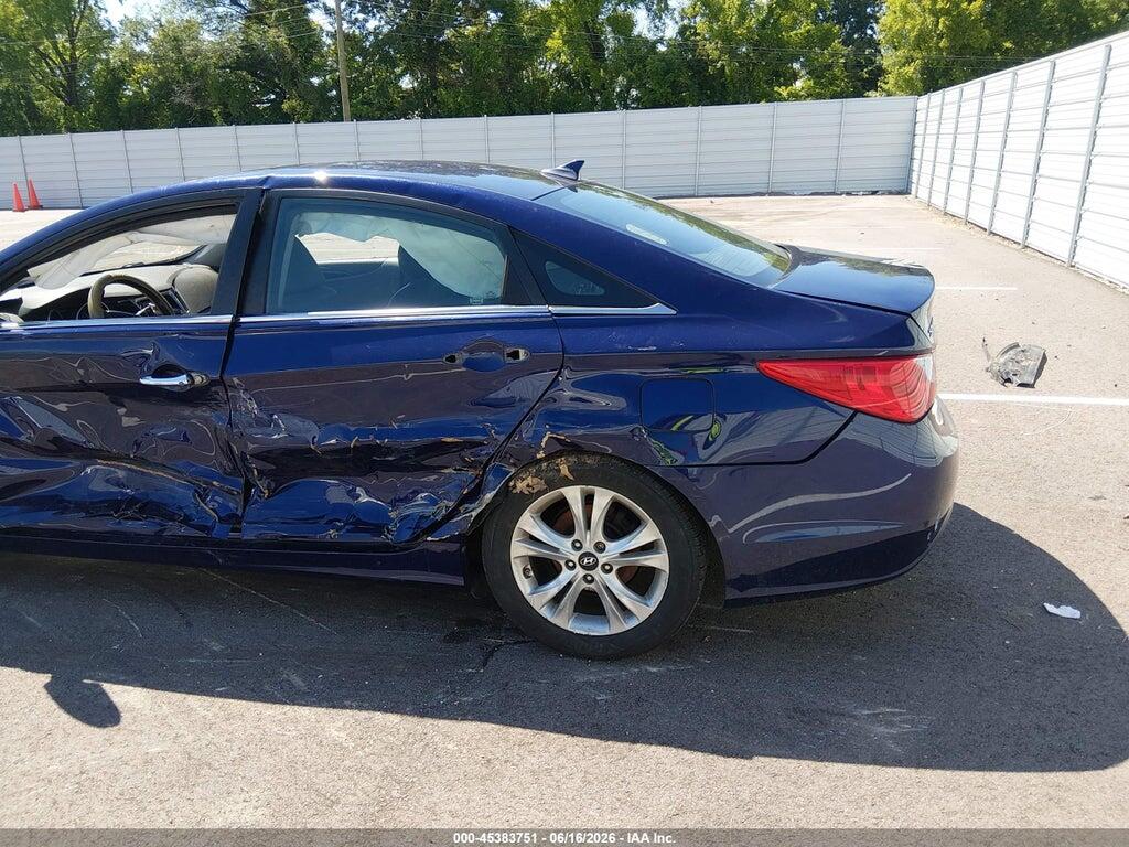 5NPEC4AC3BH119275 2011 HYUNDAI SONATA photo no. 12