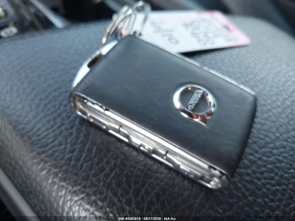 LYV102RL2KB298344 2019 VOLVO XC60 photo no. 11