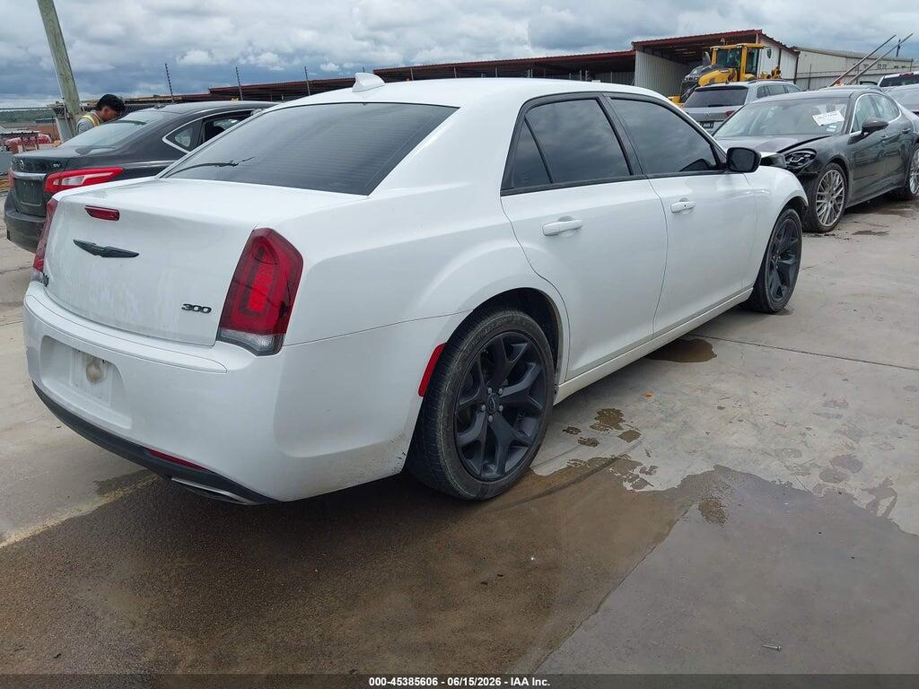 2C3CCAAG9PH577495 2023 CHRYSLER 300 photo no. 4