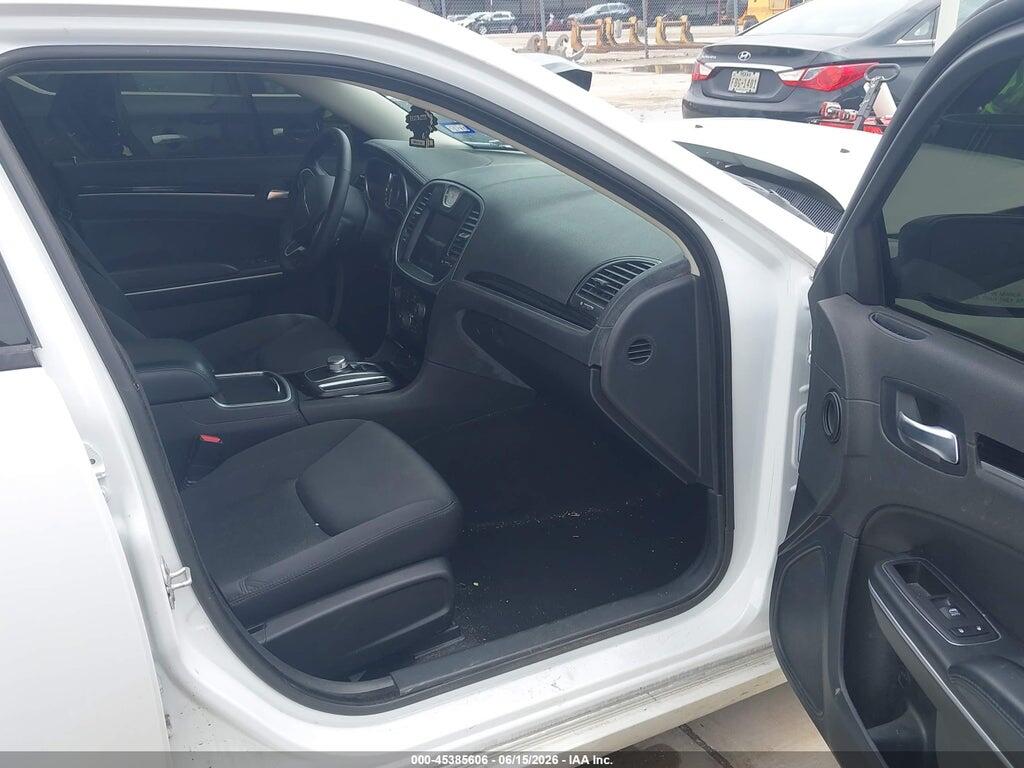 2C3CCAAG9PH577495 2023 CHRYSLER 300 photo no. 5