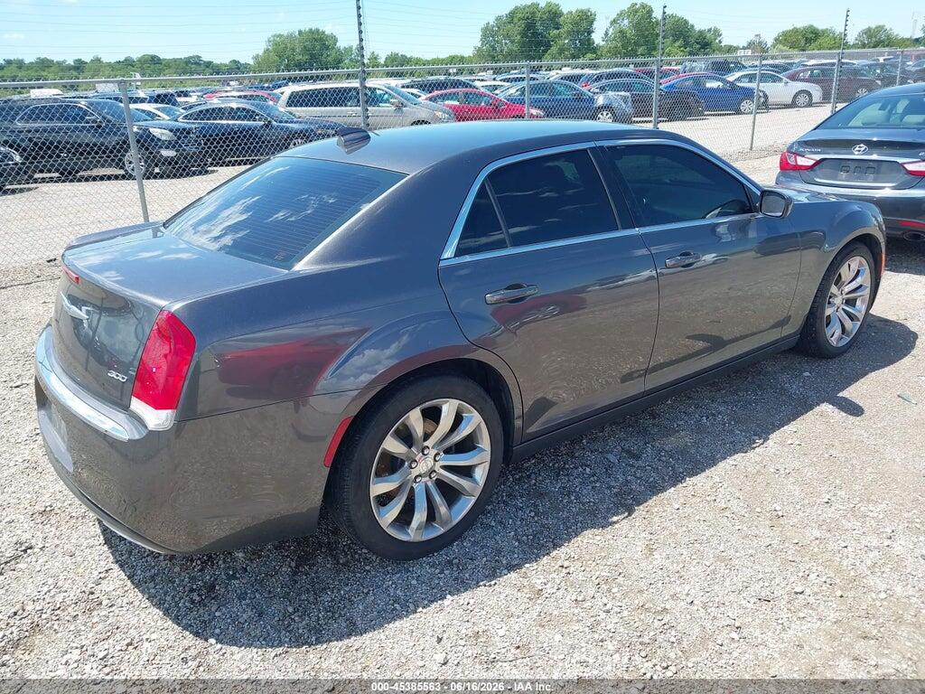 2C3CCAAG1KH760852 2019 CHRYSLER 300 photo no. 4