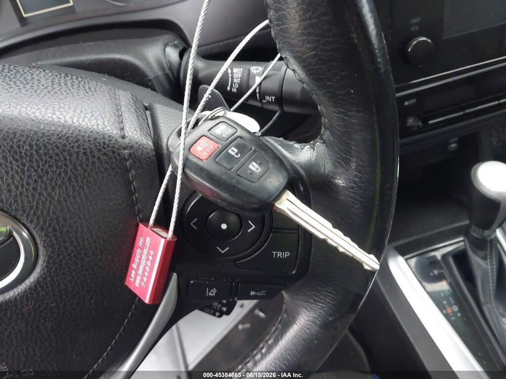 5YFBURHE5JP797760 2018 TOYOTA COROLLA photo no. 11