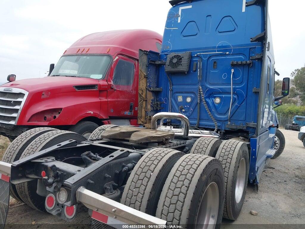 1FUJHHDR2PLNW7932 2023 FREIGHTLINER NEW CASCADIA 126 photo no. 4