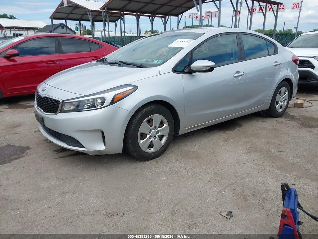 3KPFK4A76HE153802 2017 KIA FORTE photo no. 2