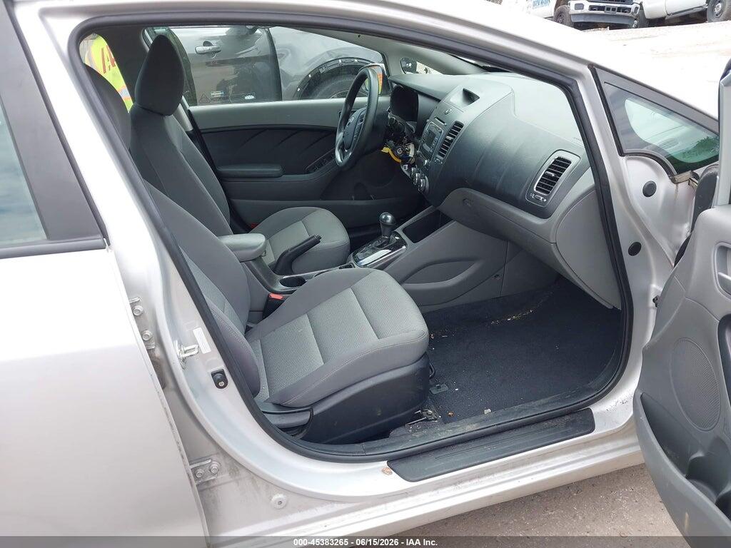 3KPFK4A76HE153802 2017 KIA FORTE photo no. 5
