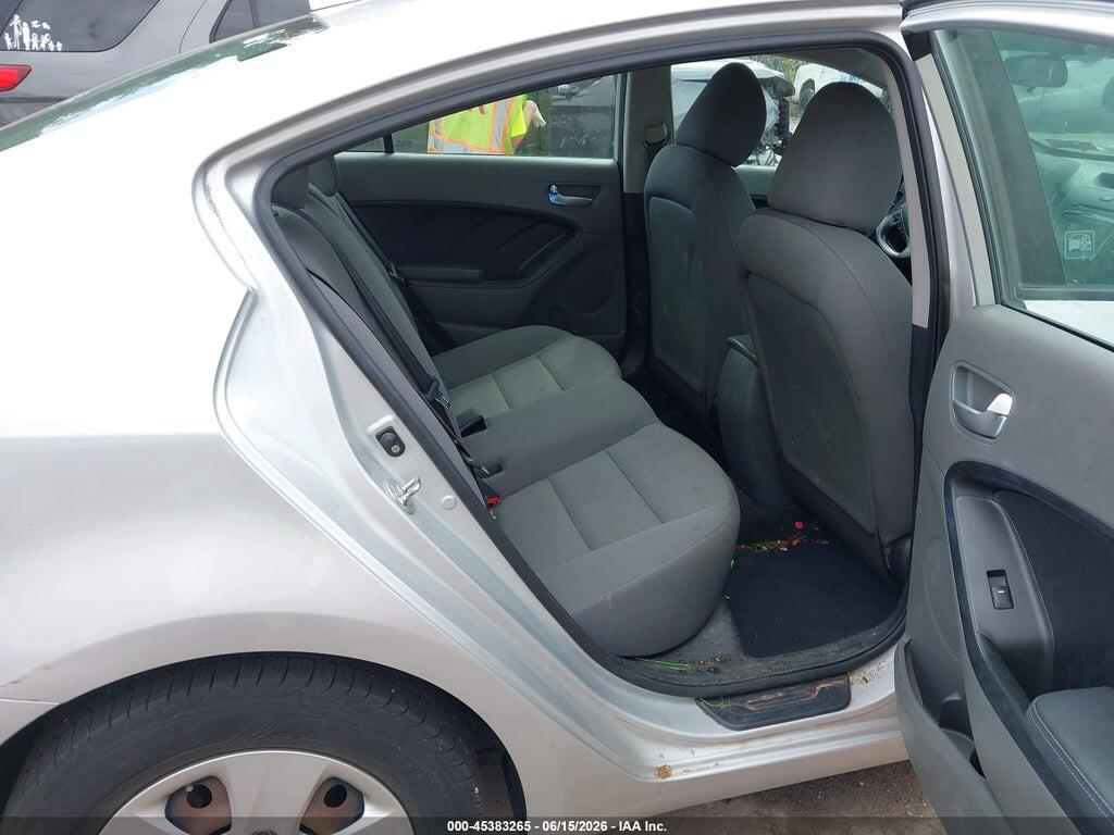 3KPFK4A76HE153802 2017 KIA FORTE photo no. 8
