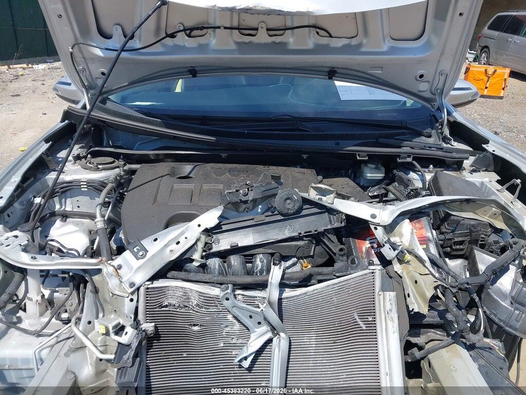 5YFBURHE4JP854370 2018 TOYOTA COROLLA photo no. 10