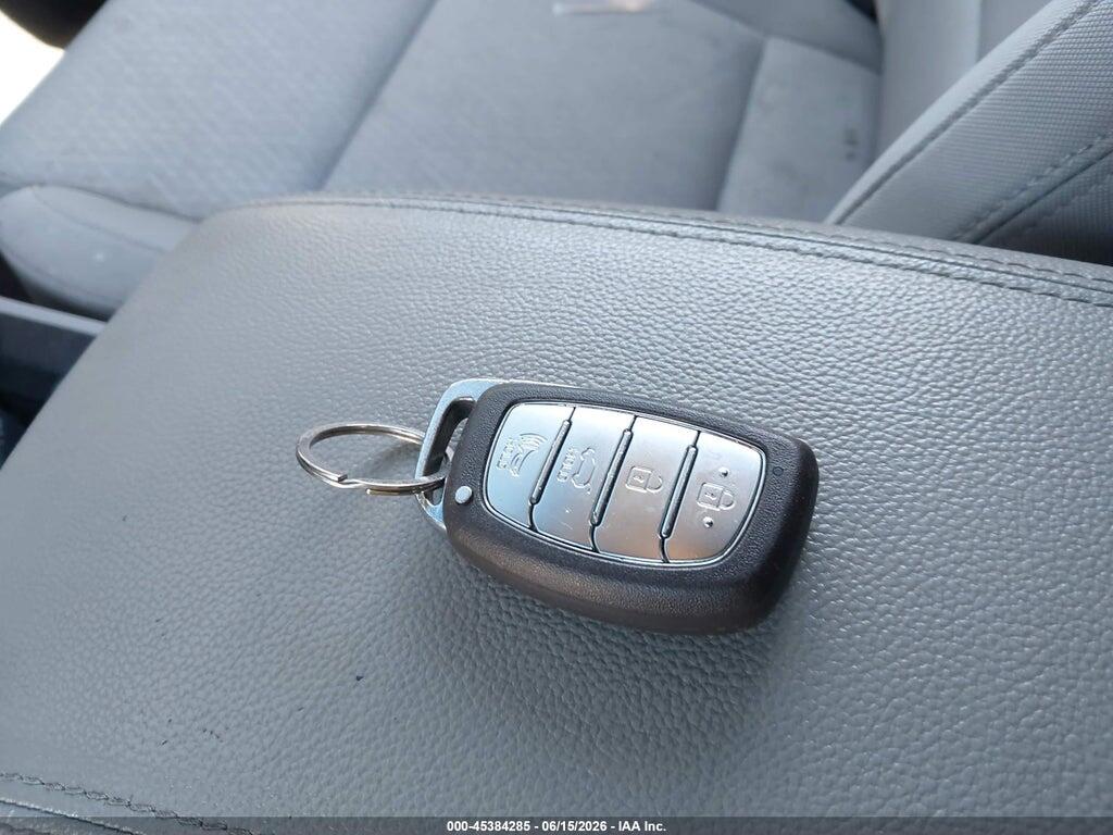 KM8J3CA20HU301042 2017 HYUNDAI TUCSON photo no. 11
