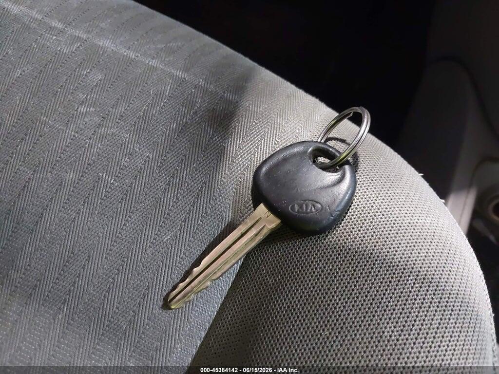 KNAFG526787149154 2008 KIA RONDO photo no. 11