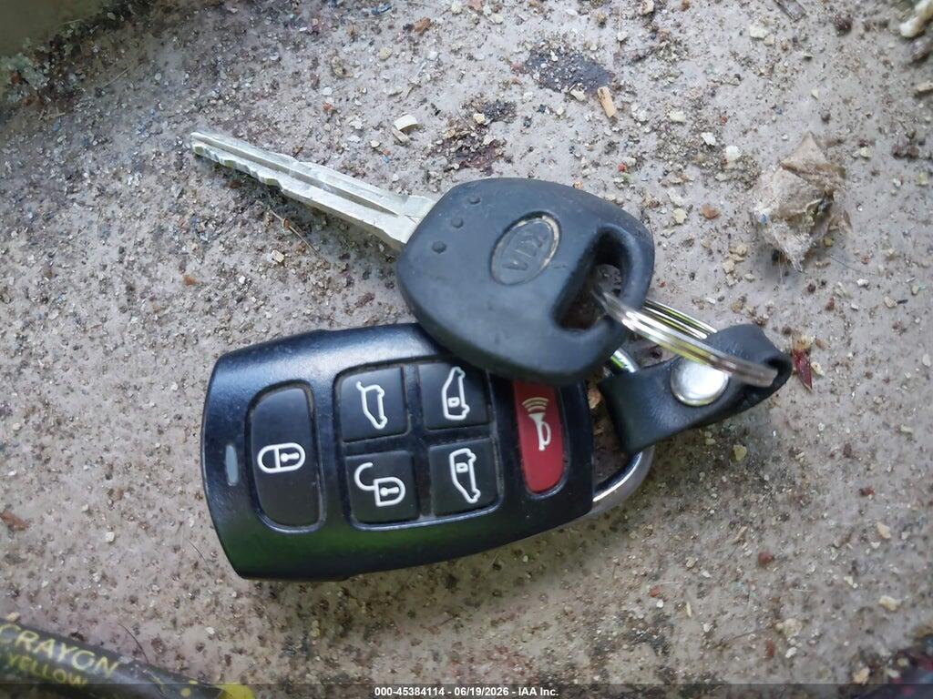 KNDMB233586248833 2008 KIA SEDONA photo no. 11