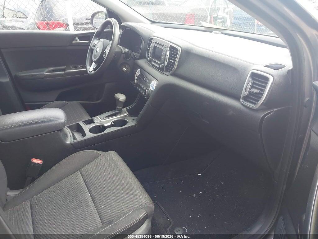 KNDPMCAC3J7396172 2018 KIA SPORTAGE photo no. 5