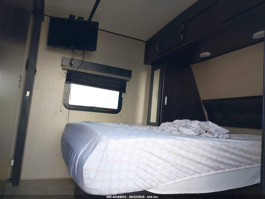 573TE3226K6614662 2019 GRAND DESIGN IMAGINE photo no. 5