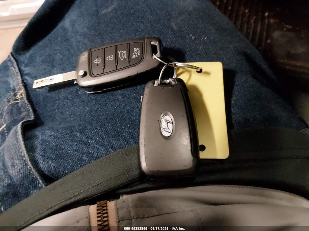 5NMS2CAD3KH099700 2019 HYUNDAI SANTA FE photo no. 11