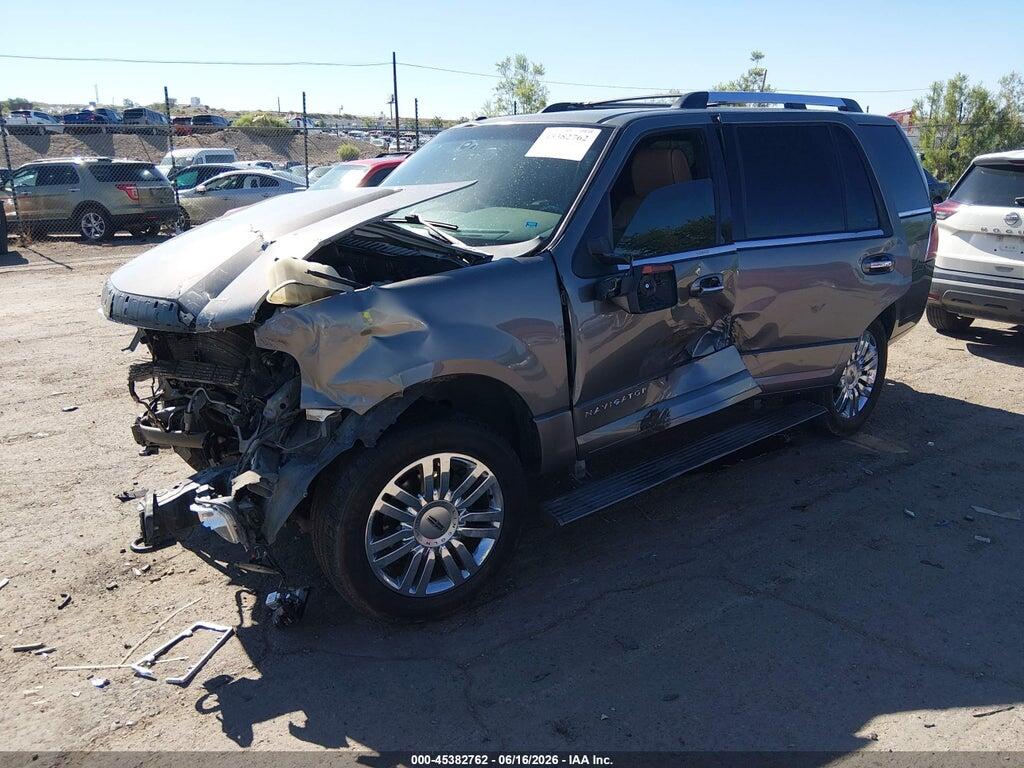 5LMJJ2J5XEEL04866 2014 LINCOLN NAVIGATOR photo no. 2