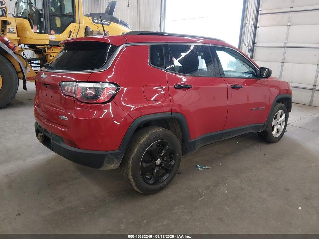 3C4NJDBB7JT177013 2018 JEEP COMPASS photo no. 4
