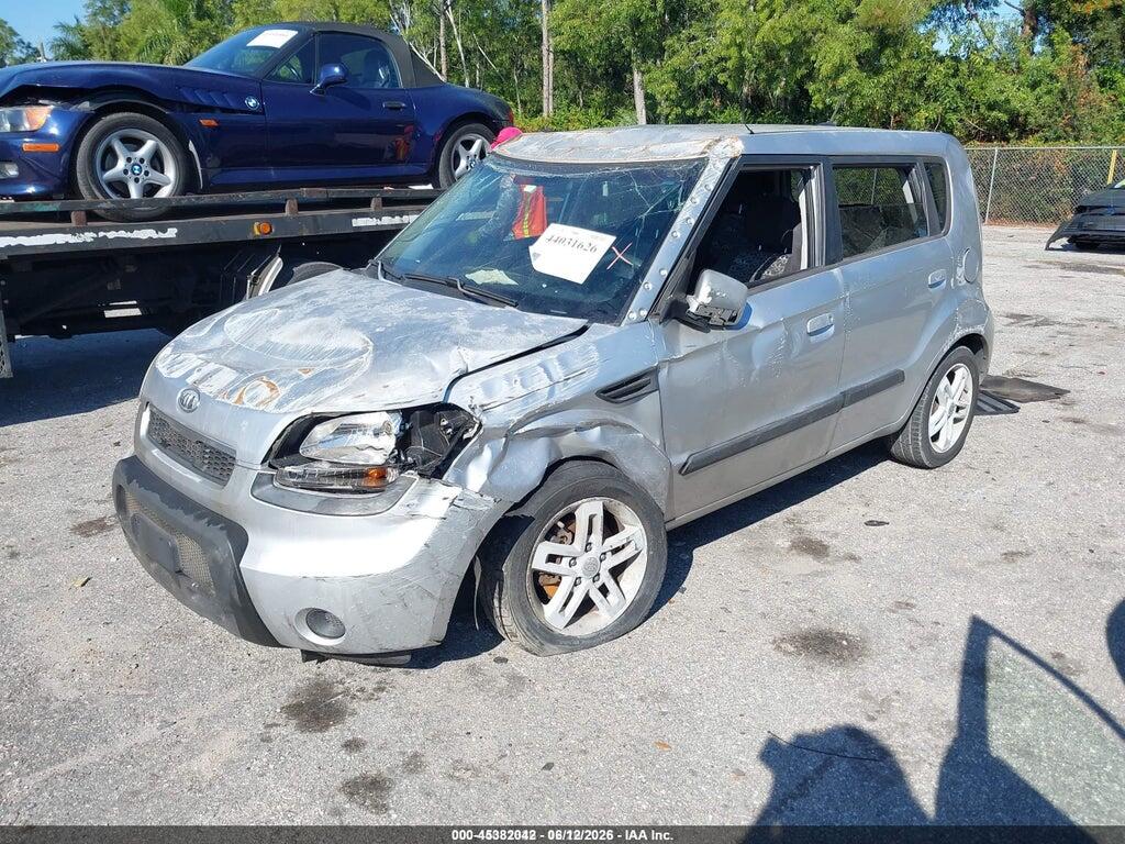 KNDJT2A29A7068233 2010 KIA SOUL photo no. 2