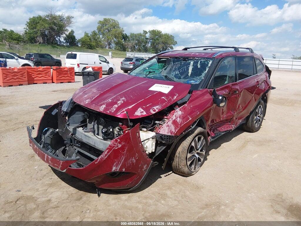 5TDGBRCH1MS532472 2021 TOYOTA HIGHLANDER photo no. 2