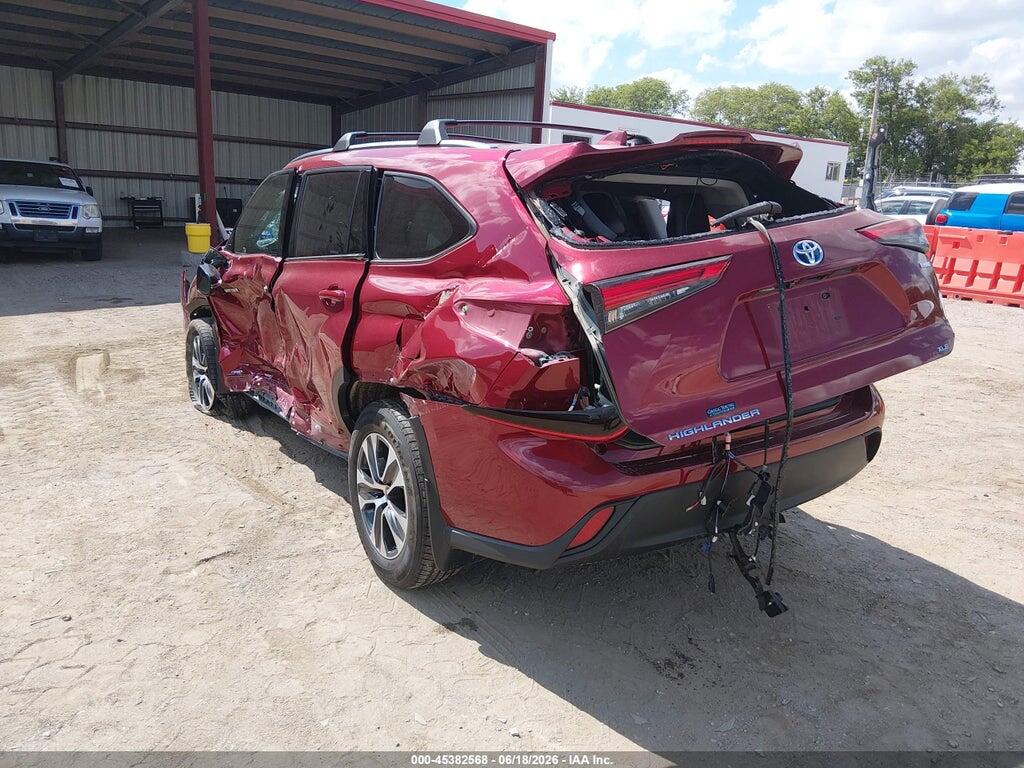 5TDGBRCH1MS532472 2021 TOYOTA HIGHLANDER photo no. 3