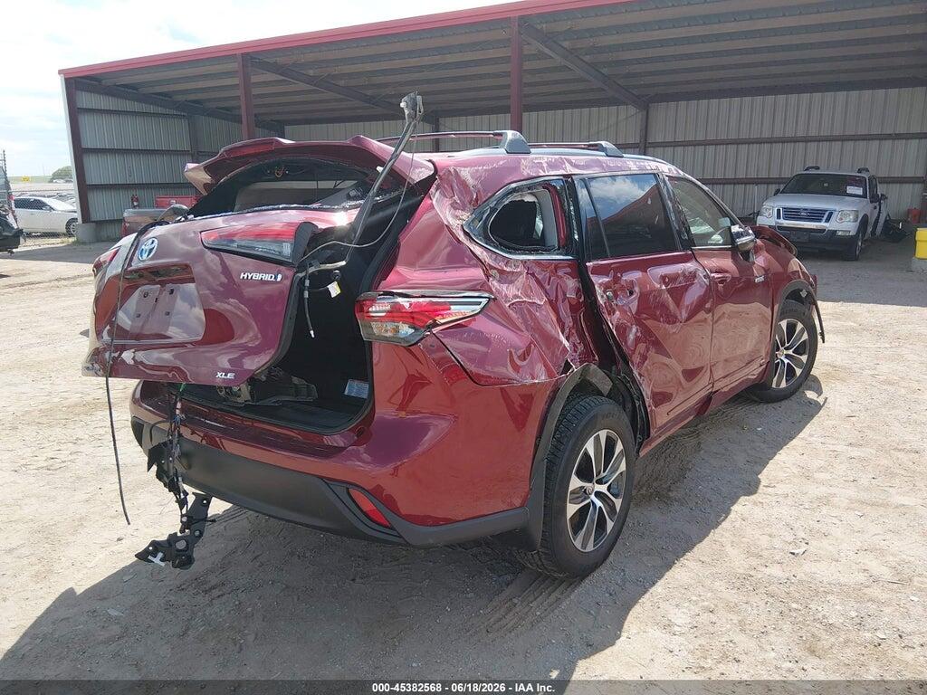 5TDGBRCH1MS532472 2021 TOYOTA HIGHLANDER photo no. 4