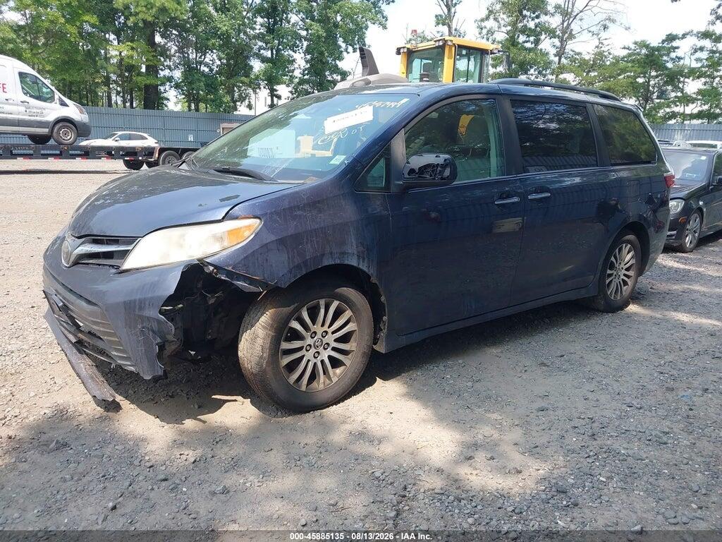5TDYZ3DC9JS960141 2018 TOYOTA SIENNA photo no. 2