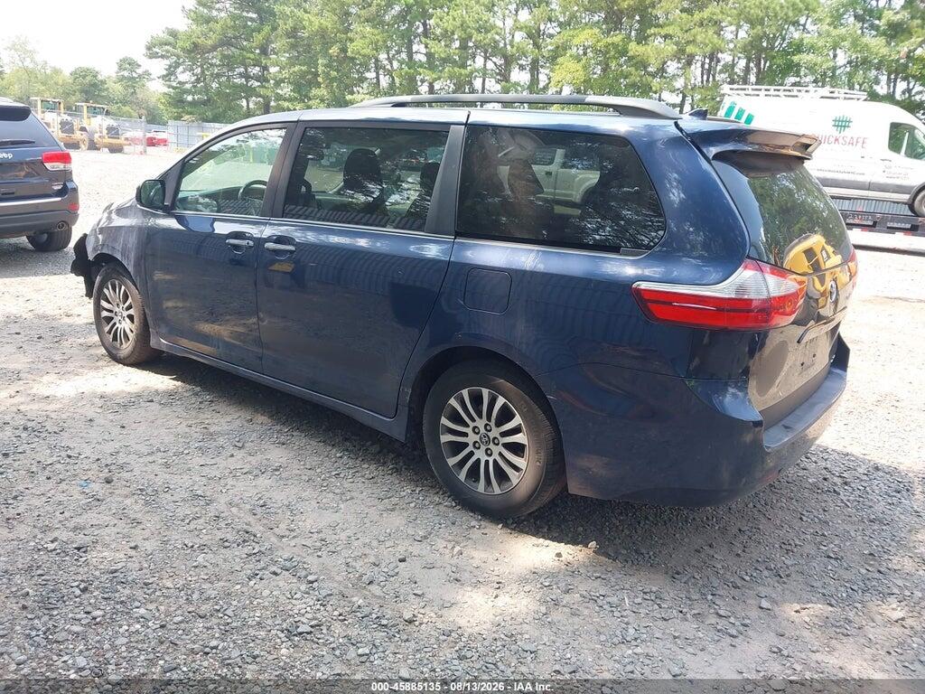 5TDYZ3DC9JS960141 2018 TOYOTA SIENNA photo no. 3