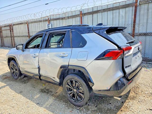 2024 TOYOTA RAV4 — Фото 2 из 13