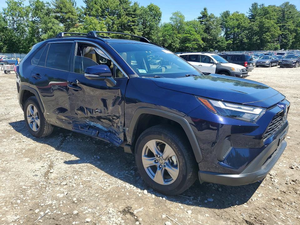 2024 TOYOTA RAV4 HYBRID XLE — Фото 4 из 13
