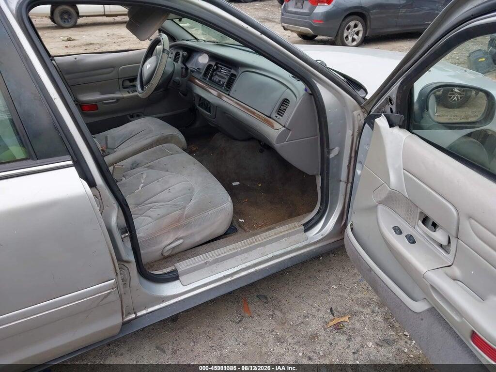 2FAFP73W31X121323 2001 FORD CROWN VICTORIA photo no. 5